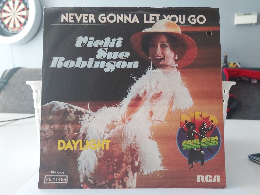 7" Single Vicki Sue Robinson - Never Gonna Let You Go / Dayl, Gebruikt, 7 inch, Ophalen of Verzenden, Pop