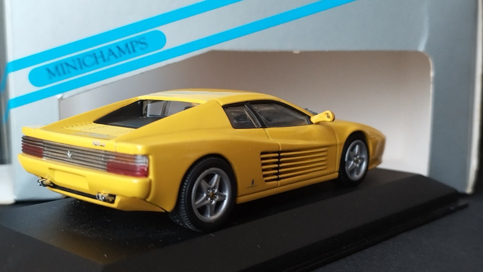 Ferrari 512 TR 1:43 Minichamps Pol, Hobby en Vrije tijd, Modelauto's | 1:43, .., Auto, Verzenden, .