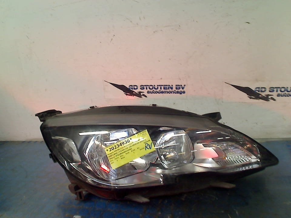 Koplamp Rechts Peugeot 308 SW (L4/L9/LC/LJ/LR) 030128720400, Kontakt-peugeot@peugeot.com, Gebruikt, Peugeot Deutschland GmbH, Bahnhofsplatz, Rüsselsheim 65423, , Duitsland
