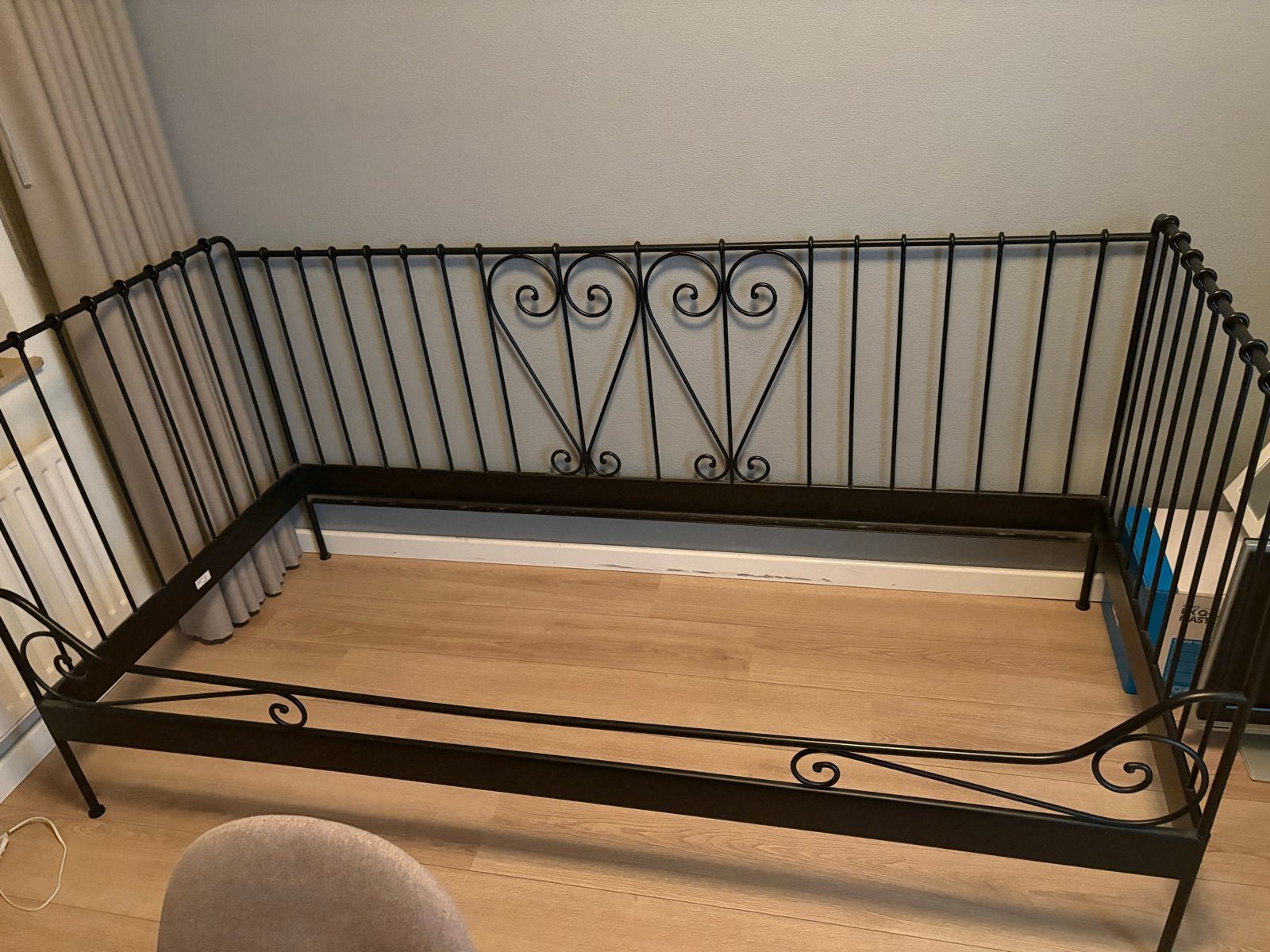 Zwart metalen bedframe, Ophalen, Gebruikt, 90 cm, Eenpersoons