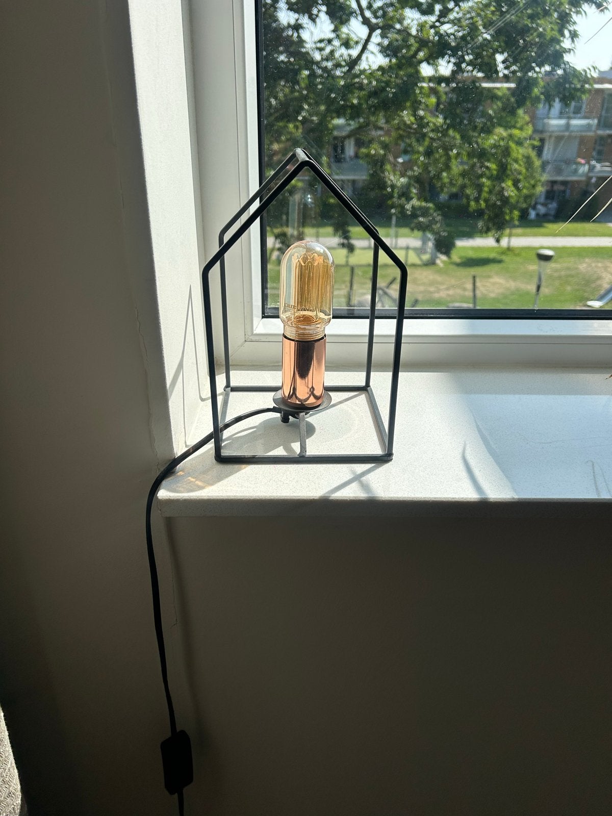 Moderne tafellamp met koperen fitting en LED-lamp, huisje, Ophalen, Overige merken, 23 cm, Metaal