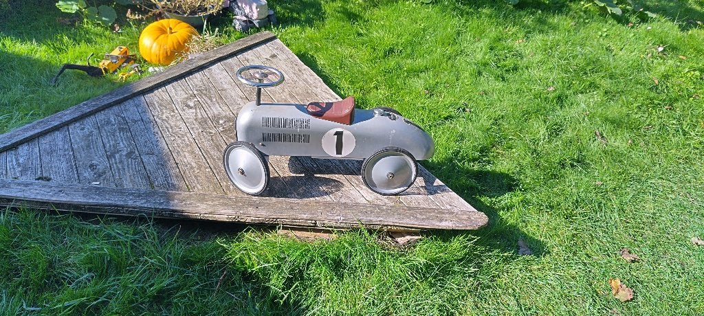 Vintage loopauto voor kinderen - Grijs met nummer 1, Ophalen, Gebruikt, Loopvoertuig