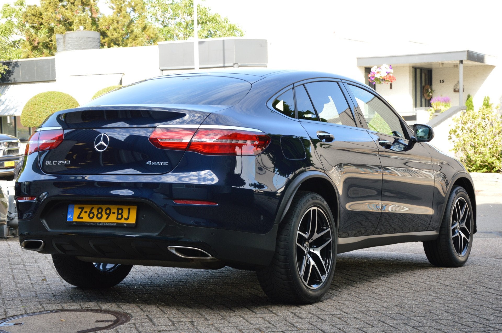 Mercedes-Benz GLC Coupé 250 4MATIC AMG-LINE | MEMORY | BURM, 12 maanden, Gebruikt, 4 cilinders, Blauw