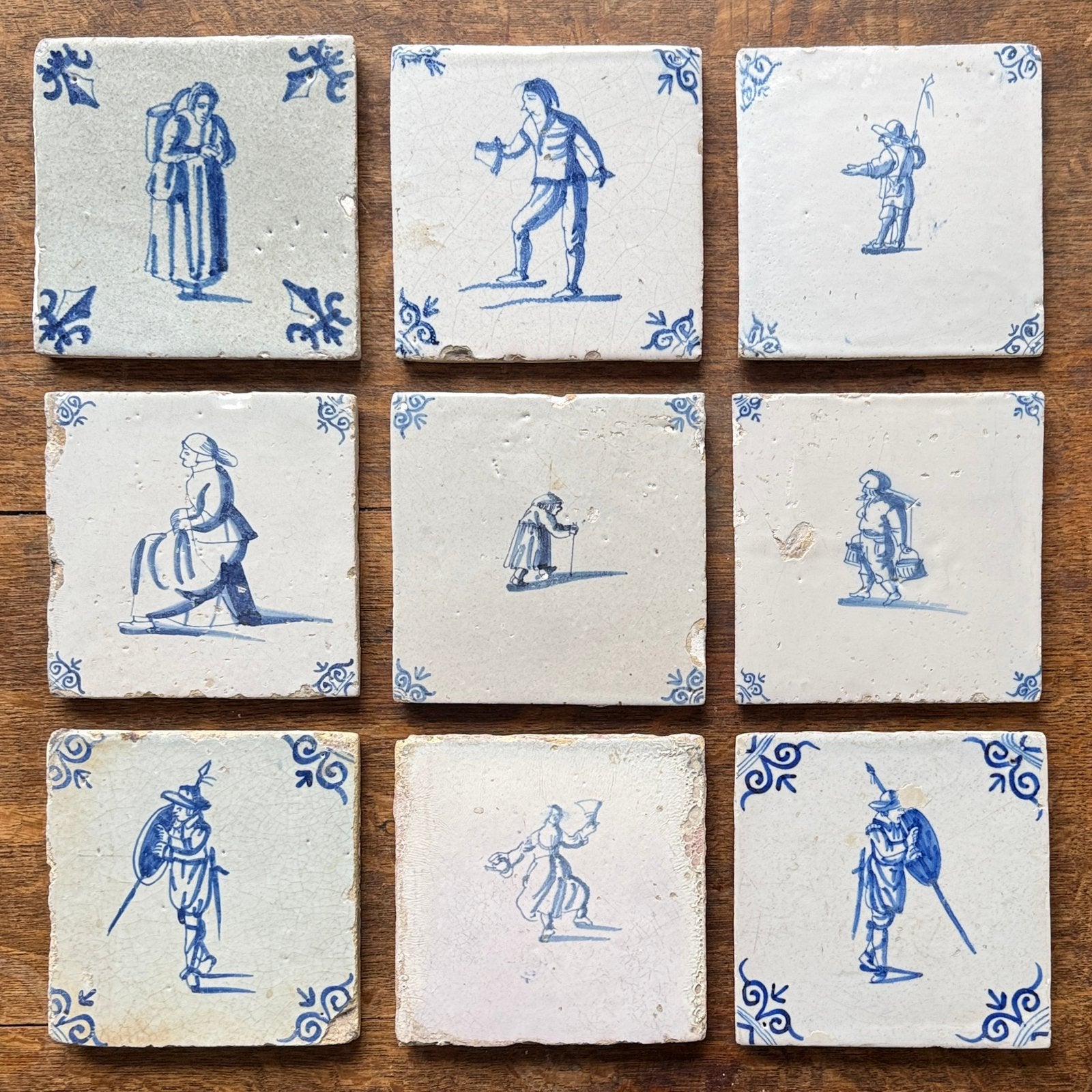 Antieke 17e eeuwse tegels met mensen - geen losse verkoop, Antiek en Kunst, Ophalen of Verzenden