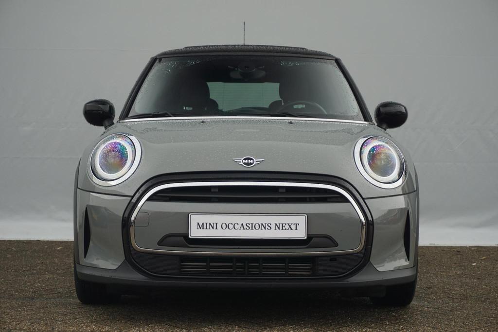 MINI 3-deurs Cooper Essential Uitvoering | Panoramadak | Nav, Voorwielaandrijving, Gebruikt, Met garantie (alle), 4 stoelen