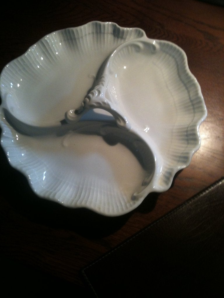 Hapjes schaal wit Porselein Br 28 cm, Huis en Inrichting, Porselein of Keramiek, Schaal, Rond, Ophalen of Verzenden