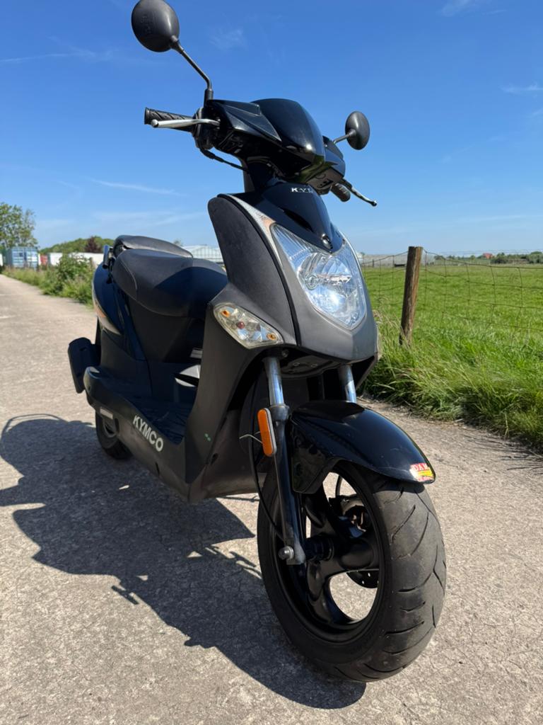 Kymco Agility 50 Bromscooter 2018 1e eigenaar, Fietsen en Brommers, Ophalen, Maximaal 45 km/u, Zo goed als nieuw, Agility