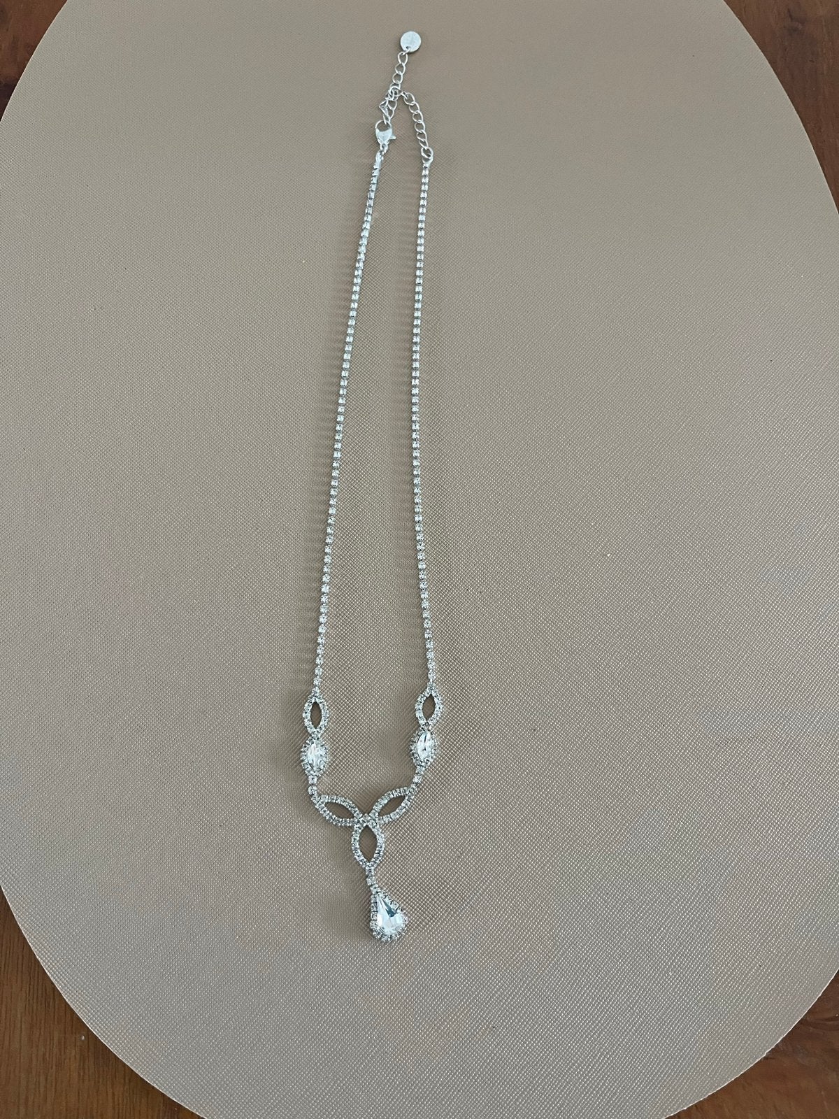 Zilverkleurige ketting met steentjes - 1x gedragen, Overige materialen, Ophalen of Verzenden, Zo goed als nieuw, Zilver