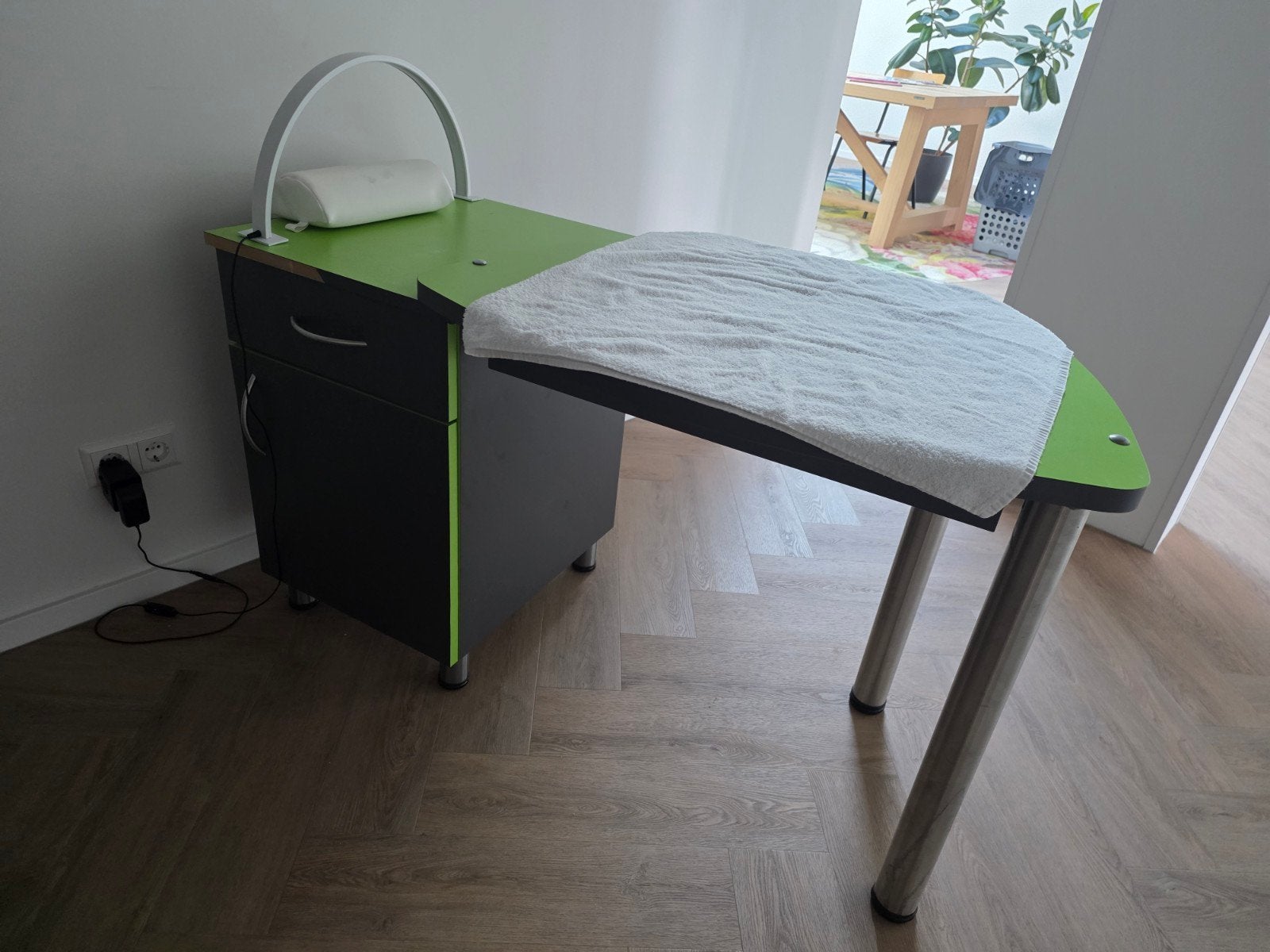 Manicure tafel incl stoel, Ophalen, Groen, Gebruikt, Spaanplaat of MDF