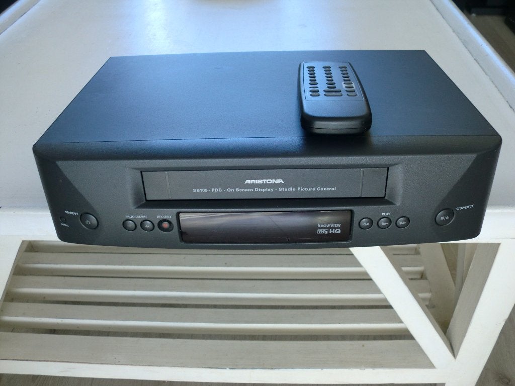 Aristona SB105 Video Recorder VHS 12 maanden garantie., Ophalen of Verzenden, Zo goed als nieuw, VHS-speler of -recorder