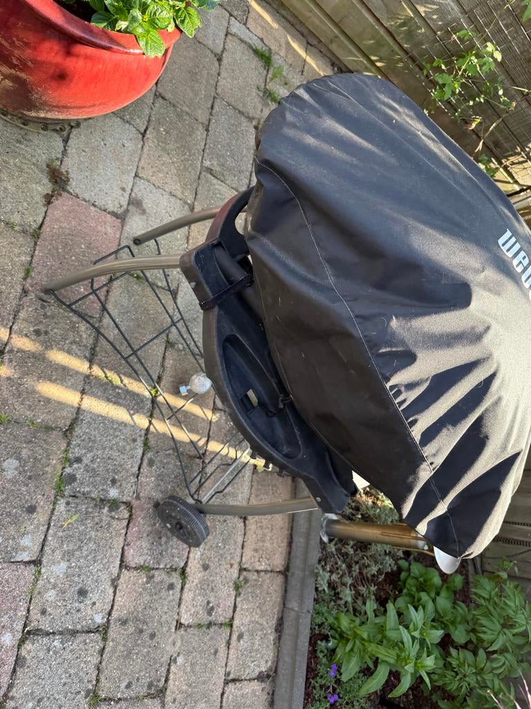 Weber Q2000 gasbarbecue met onderstel en hoes, Ophalen, Gebruikt