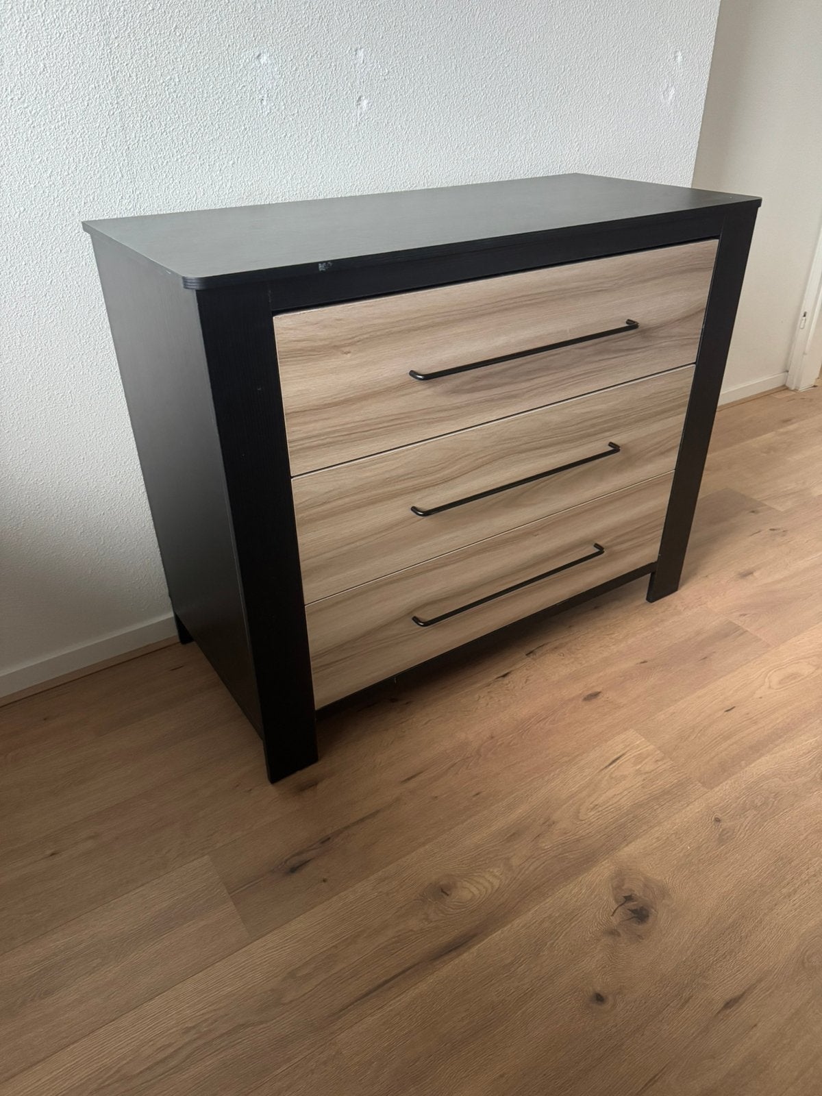 Commode en ledikant met matras, Ophalen, 100 tot 150 cm, Zo goed als nieuw, 3 of 4 laden