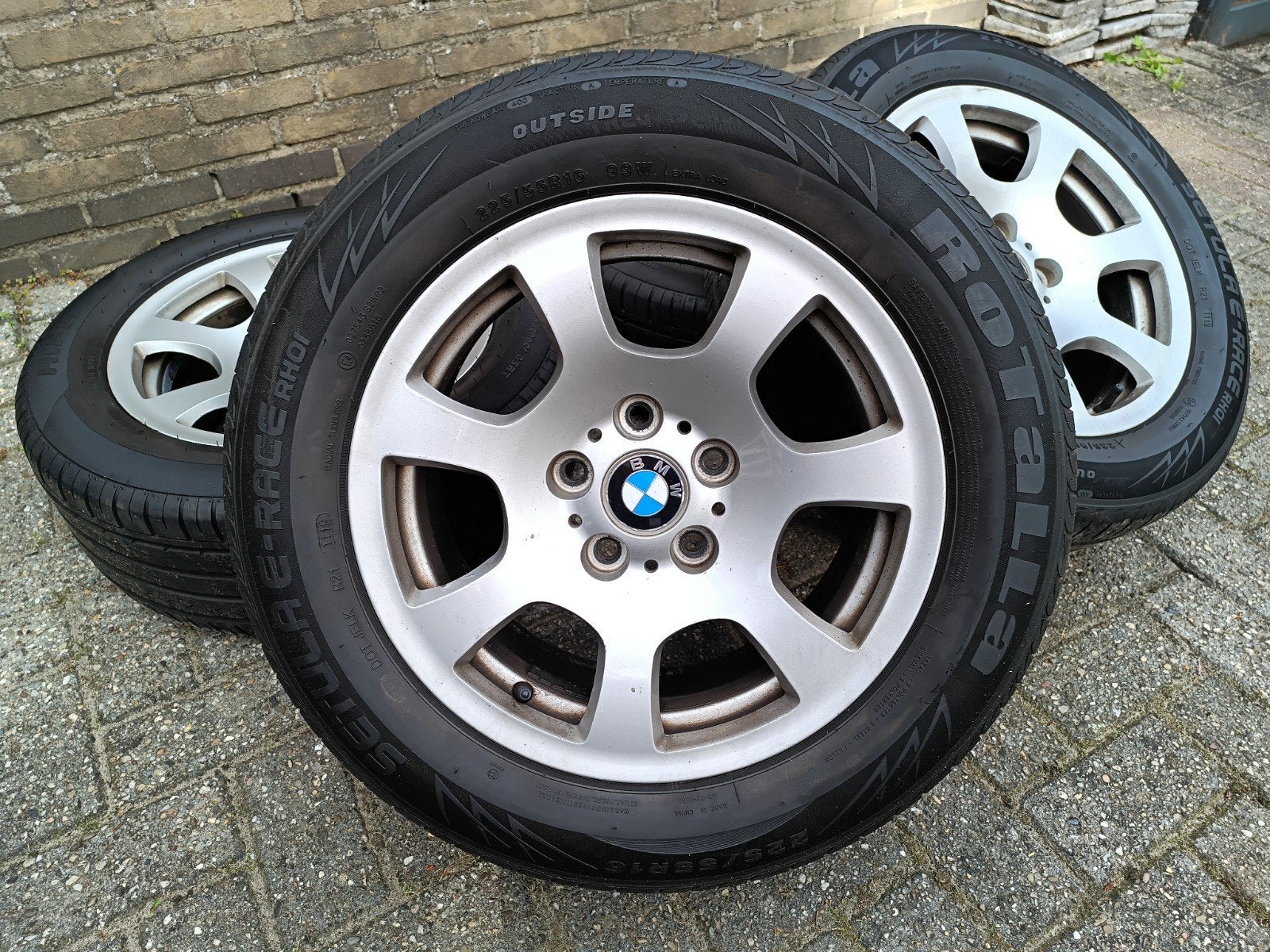 BMW E60 velgen met banden 225/55R16 - Zomerbanden, Auto-onderdelen, Banden en Velgen, Banden en Velgen, Zomerbanden, 16 inch, 225 mm
