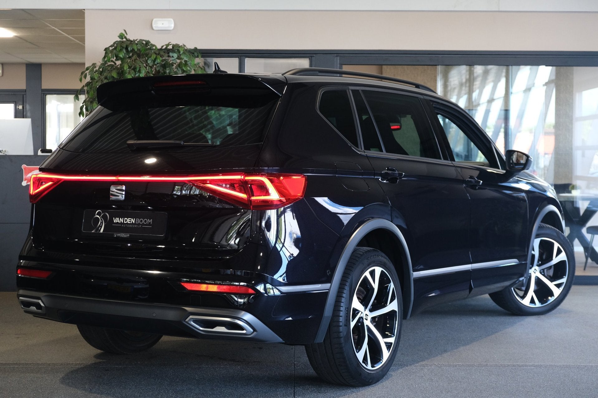 Foto 2 van Seat Tarraco 1.4 TSI e-Hybrid PHEV FR 245PK Pano Trekhaak Le