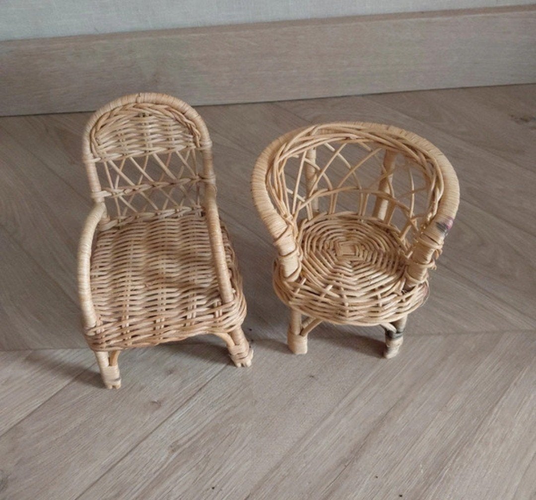 Vintage rotan poppenhuisstoeltjes - set van 2, Ophalen of Verzenden, Gebruikt, Poppenhuis