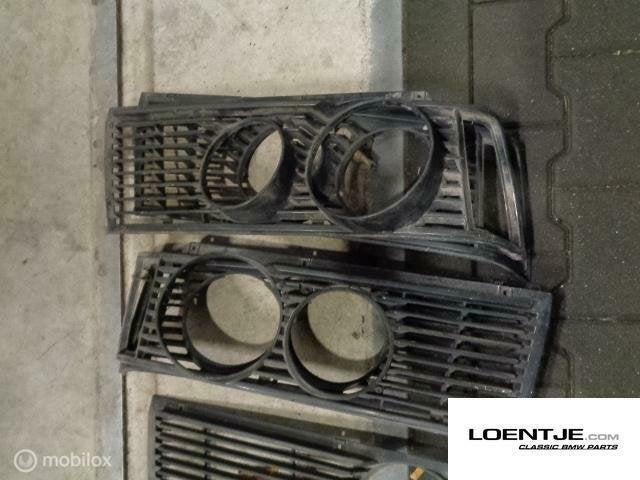 Grill BMW e21 zes cilinder 320 323i, Auto-onderdelen, Gebruikt, Ophalen of Verzenden, BMW, BMW