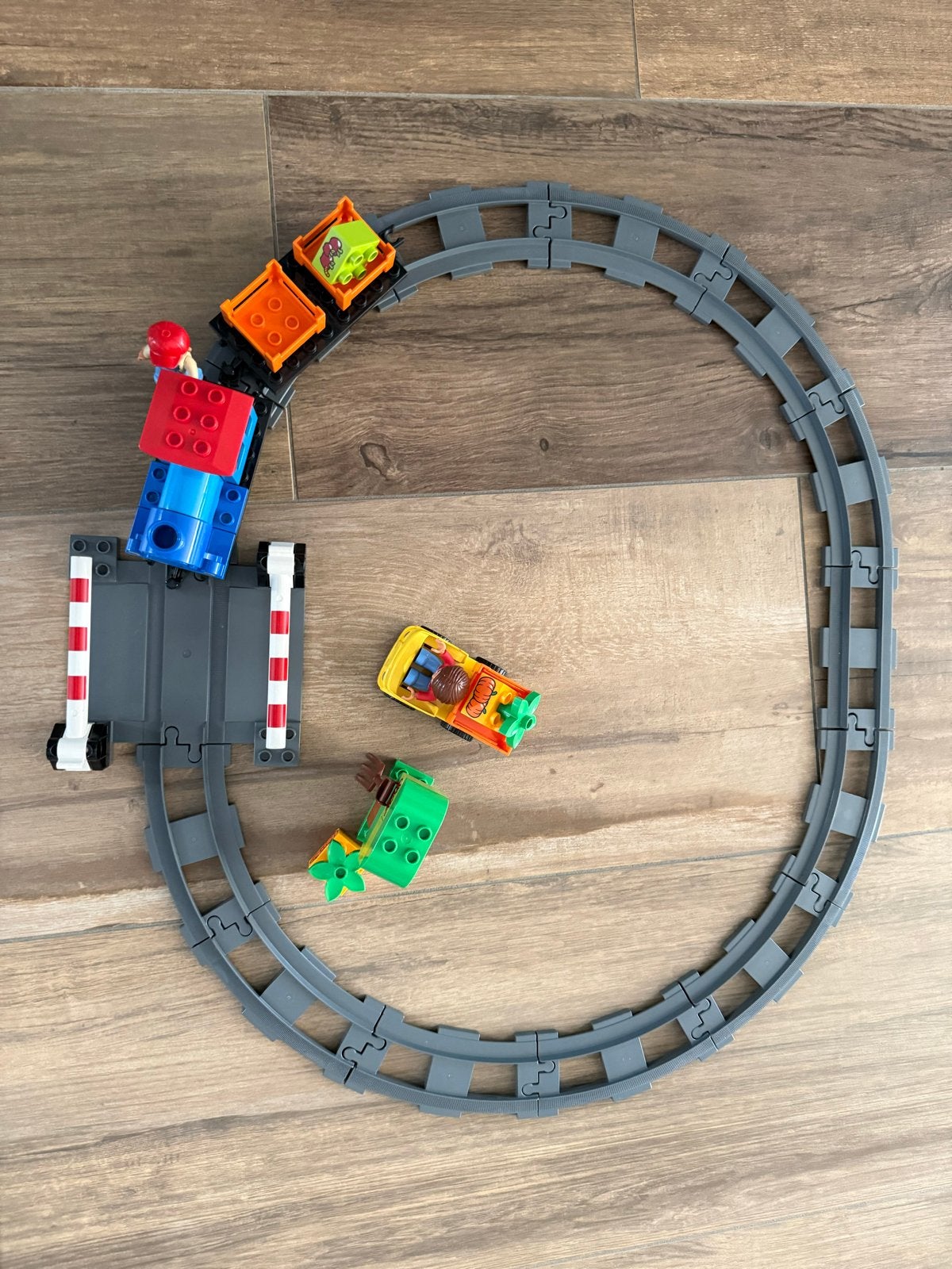 Duplo 10810 Compleet - Trein met spoor en voertuigen, Gebruikt, Ophalen of Verzenden, Compleet, Duplo