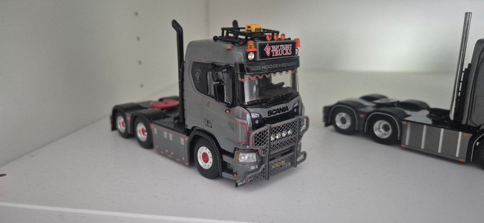 Scania Van Triest modeltruck met doos en certificaat, Ophalen