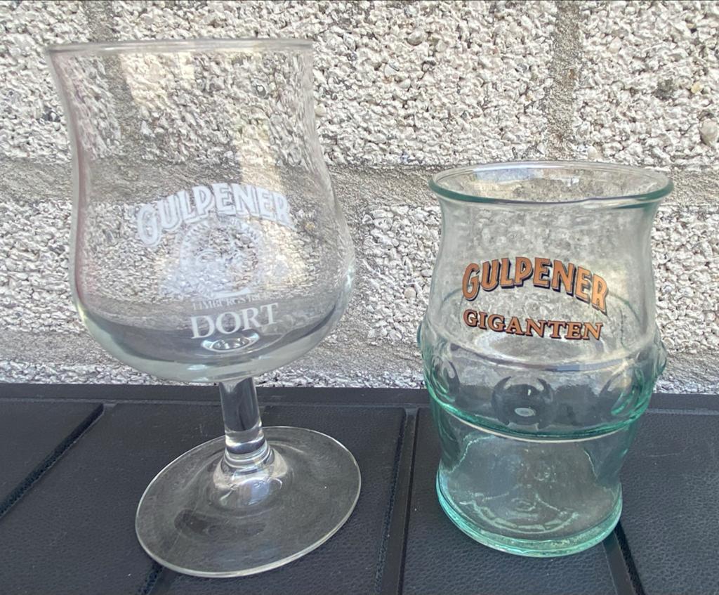 2 Verschillende Gulpener bierglazen - Dort & Giganten, Ophalen of Verzenden, Zo goed als nieuw, Glas of Glazen, Overige merken
