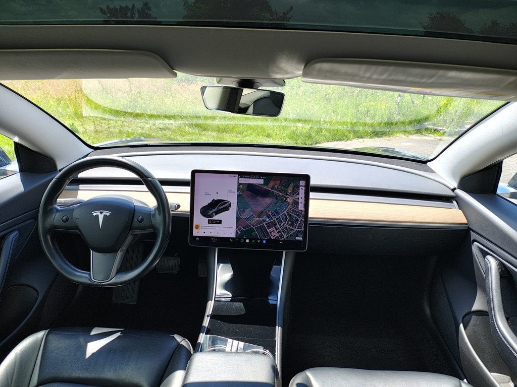 Tesla Model 3 Long Range AWD 75kWh 19"Lmv Autopilot Panorama, Auto's, Tesla, 1831 kg, 462 pk, Zilver of Grijs, 84 €/maand