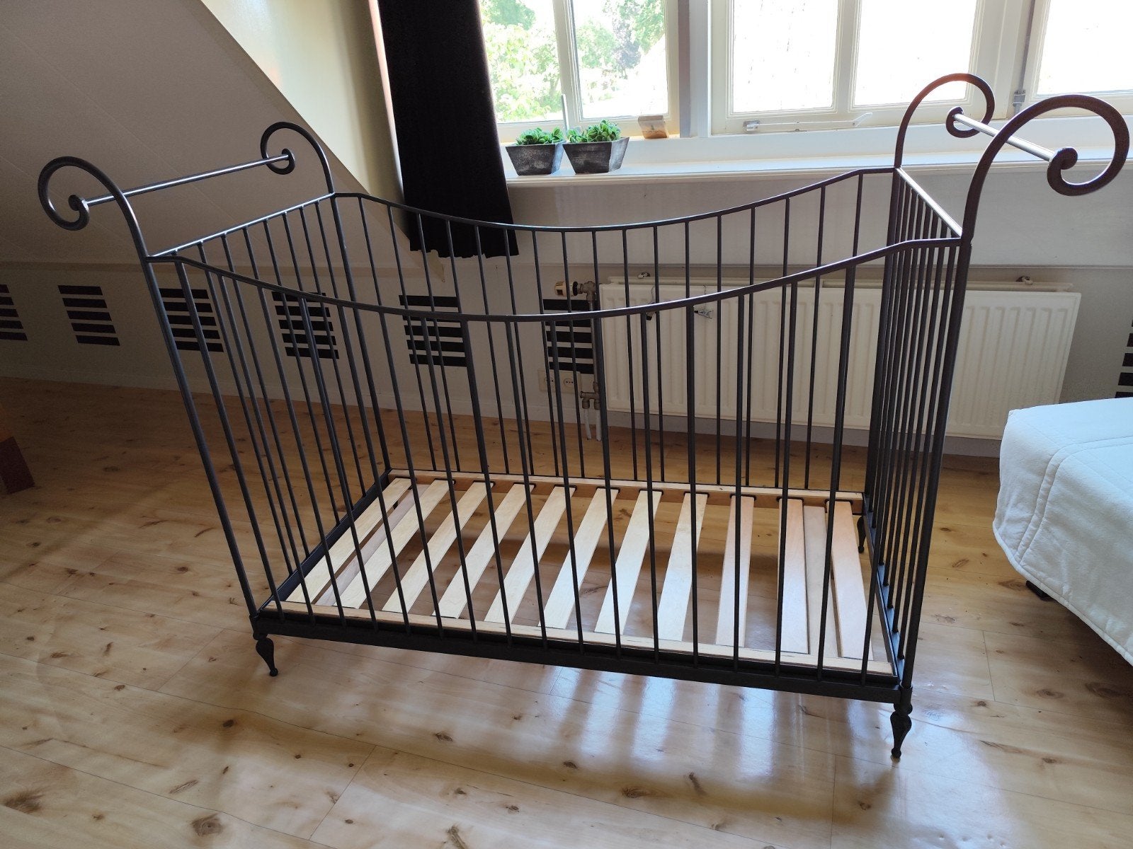 Ijzeren ledikant/ babybed / Diss Fabs World, Ophalen, Zo goed als nieuw, Minder dan 140 cm, Minder dan 70 cm