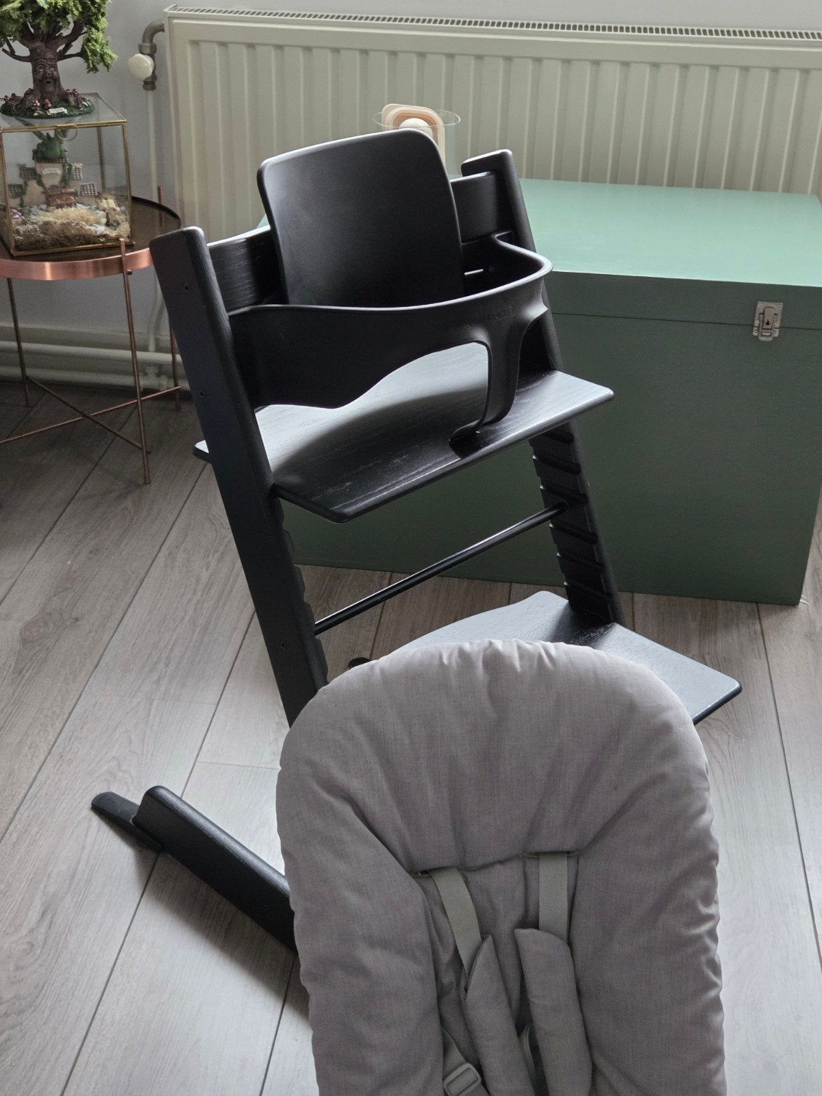 Stokke Trip-Trap stoel | mat zwart | complete set, Ophalen, Gebruikt, Meegroeistoel, Aanschuifbaar
