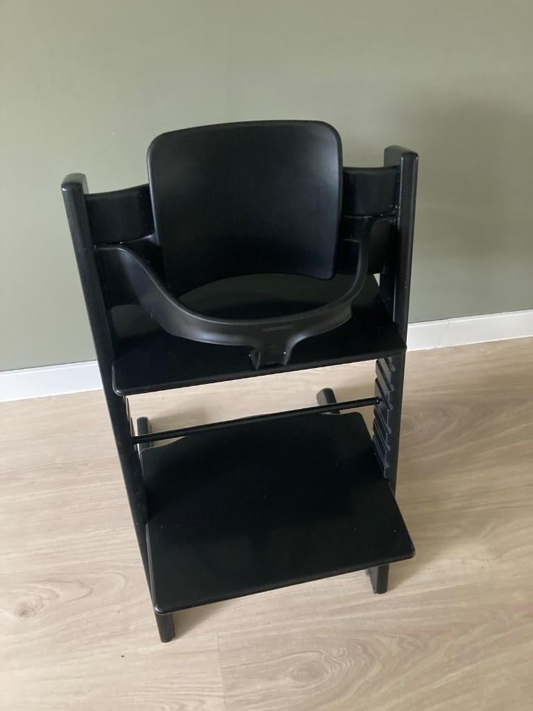 Stokke Tripp Trapp zwart met babyset en tray, Kinderen en Baby's, Kinderstoelen, Ophalen, Zo goed als nieuw, Meegroeistoel