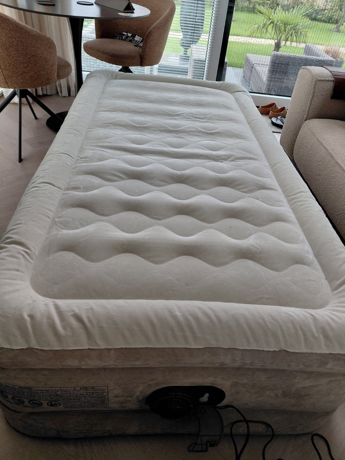 Opblaasbaar logeerbed, Ophalen