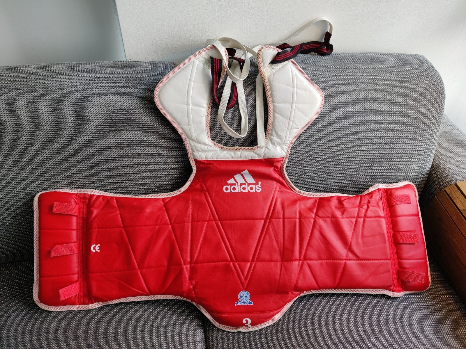 Adidas Body Protector Taekwondo - Rood/Blauw, Gebruikt, Taekwondo, Vechtsportbescherming, Maat M