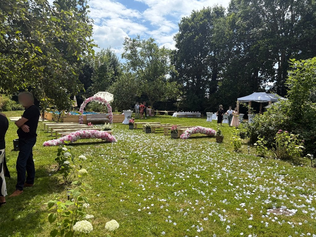 Bruiloft set | bloemenbogen | backdrop + 3 barretjes, Hobby en Vrije tijd, Feestartikelen, Ophalen, Zo goed als nieuw, Versiering