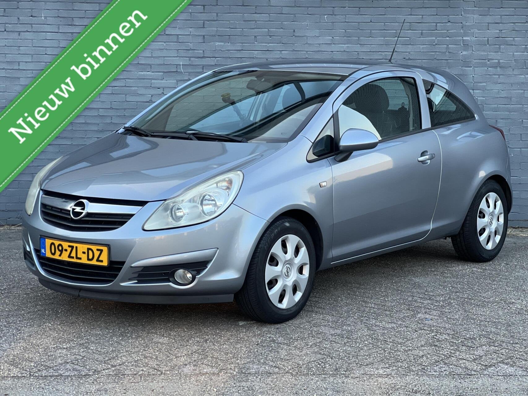 Opel Corsa 1.2-16V Nieuwe Apk