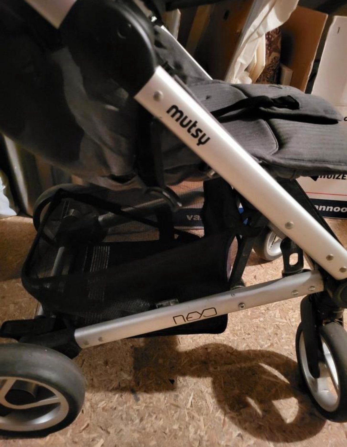 Mutsy nexo buggy met ligstand grijs, Ophalen, Zo goed als nieuw