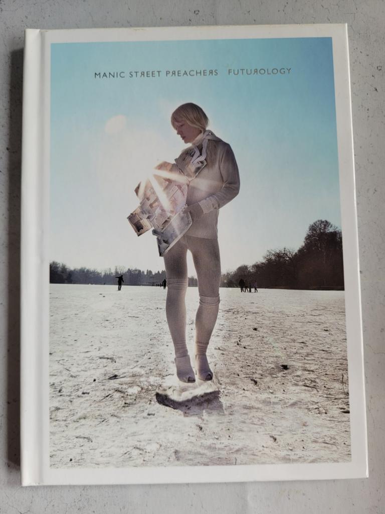 Manic Street Preachers - Futurology CD Boxset, Cd's en Dvd's, Ophalen of Verzenden, 2010 - 2019, Zo goed als nieuw, Boxset