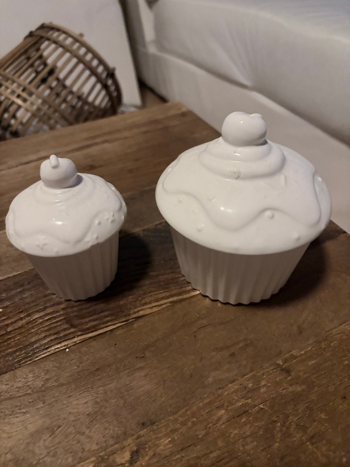 Twee Rivièra Maison cupcake schaaltjes, Porselein of Keramiek, Schaal, Rond, Ophalen of Verzenden
