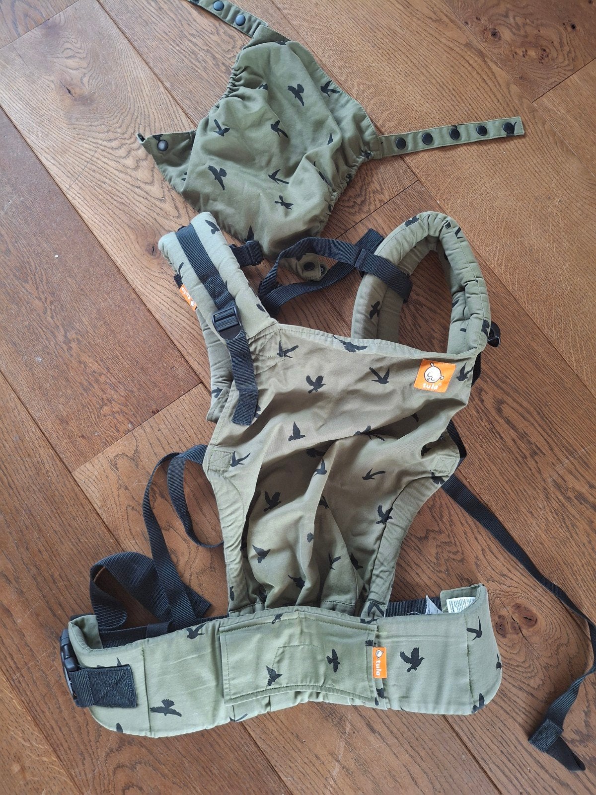Tula Draagzak met vogeltjesprint - Zo goed als nieuw, Kinderen en Baby's, Babydragers en Draagdoeken, Buik of Rug, Zo goed als nieuw