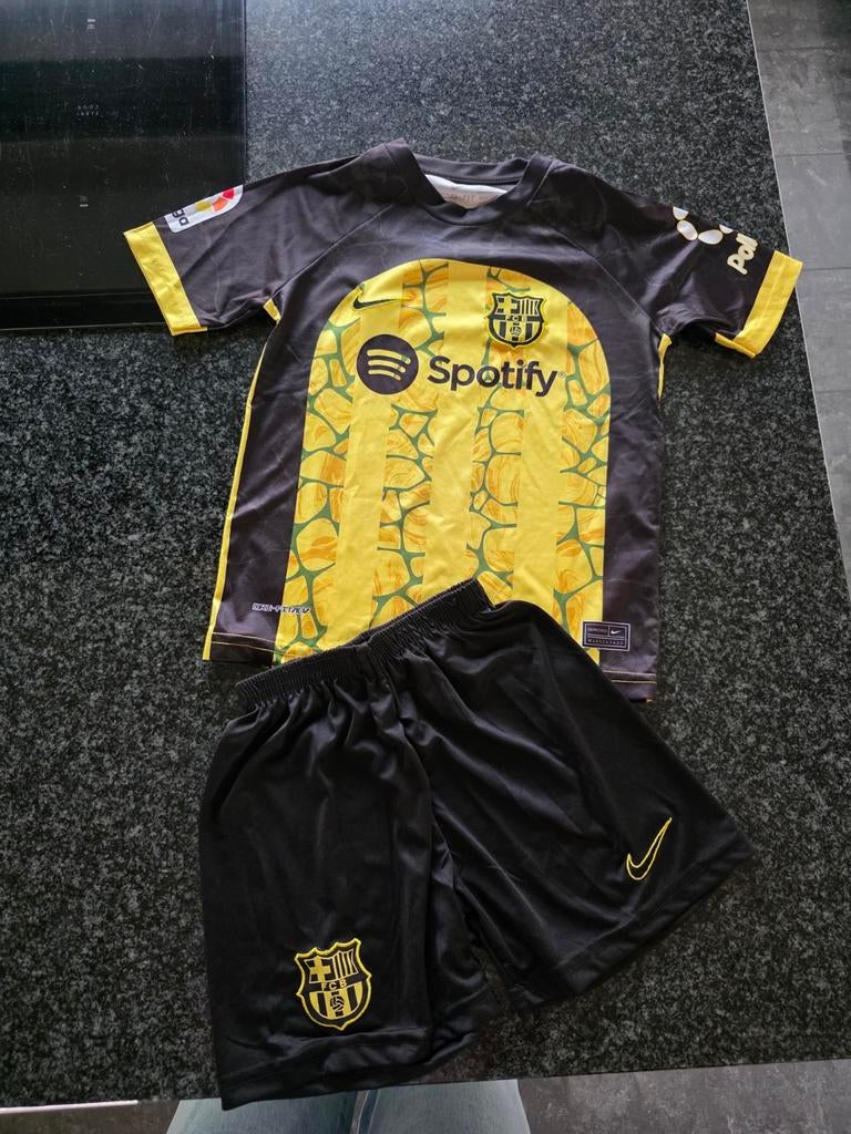 Tenue Barcelona Lewandowski nr 9 maat 128, Maat XS of kleiner, Ophalen of Verzenden, Zo goed als nieuw, Shirt
