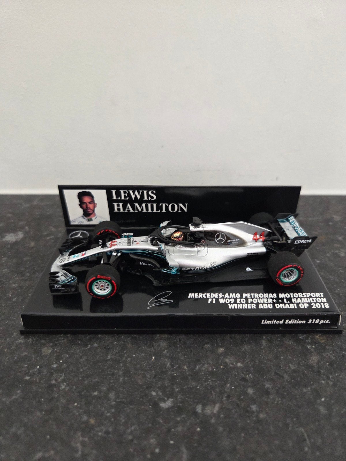 Lewis Hamilton Winner Abu Dhabi GP 2018 Limited edition 1:43, Ophalen of Verzenden, Nieuw, Auto, Overige merken