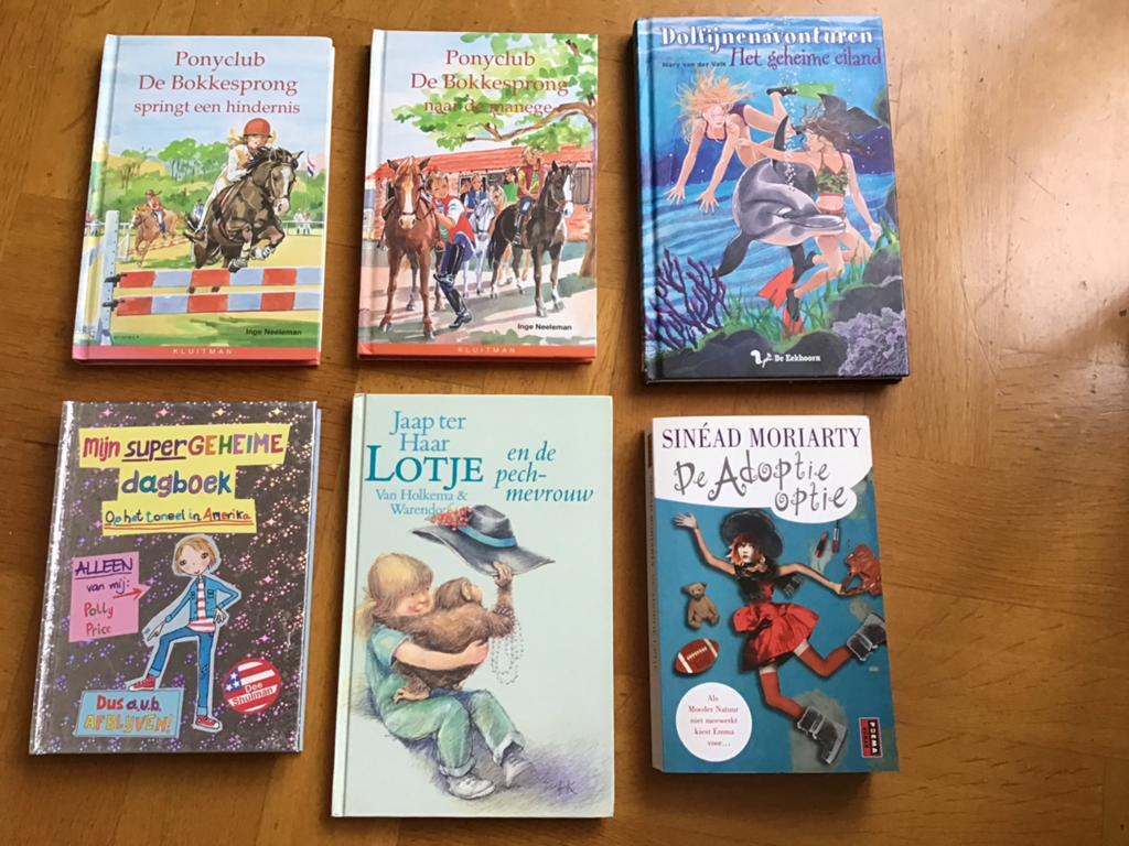 Kinderboeken pakket: Ponyclub, Dolfijnenavonturen en meer, Ophalen of Verzenden, Zo goed als nieuw