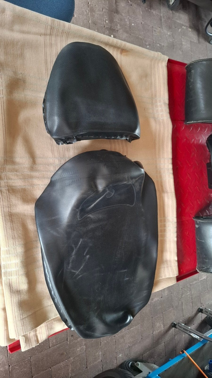 Twee originele zadeldekjes Sportster XR1200, Ophalen of Verzenden, Gebruikt