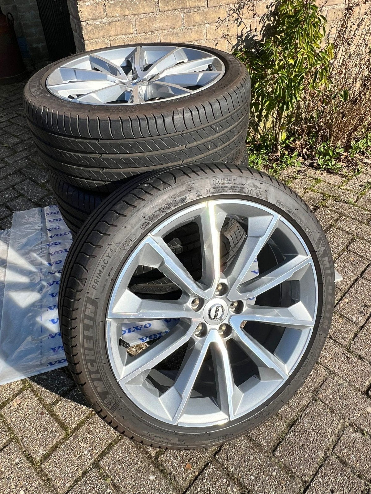 Originele Volvo V60 19" velgen met 235/40 R19 zomerbanden, Gebruikt, Banden en Velgen, 235 mm, Personenwagen