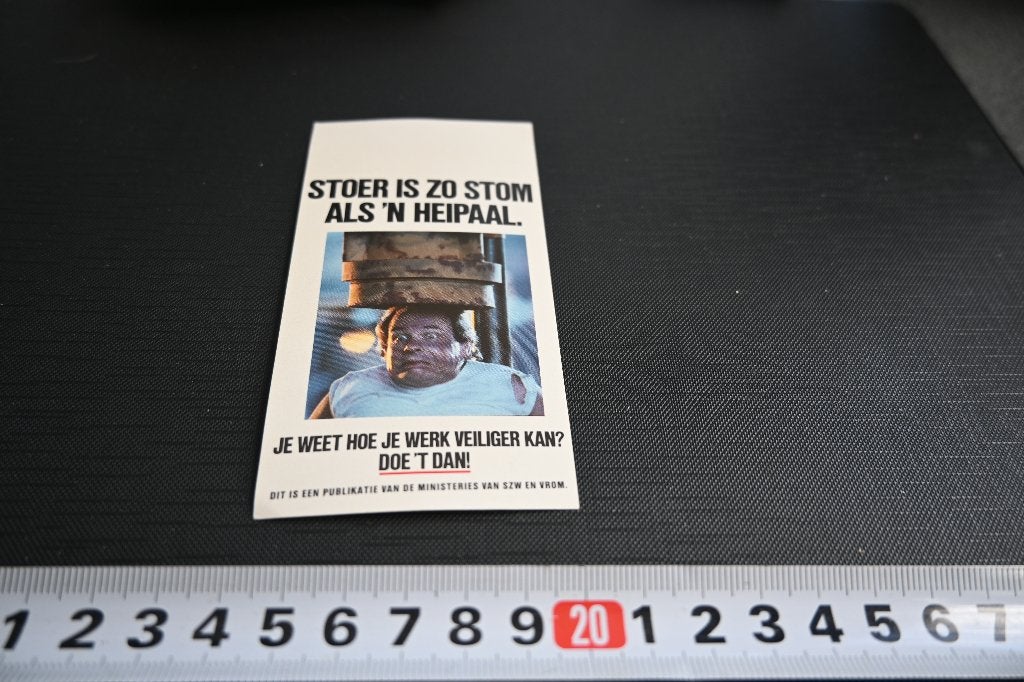 sticker Stoer is zo stom als 'n heipaal, Ophalen, Zo goed als nieuw