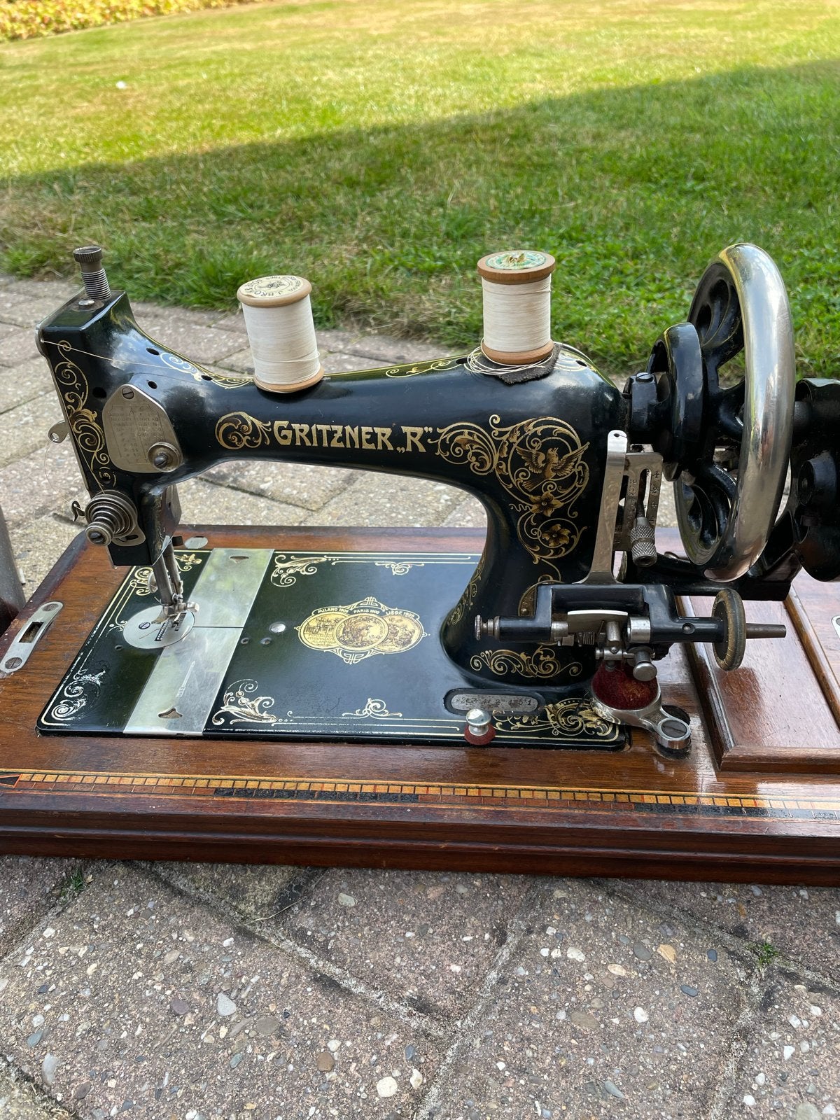 Antieke Gritzner Selecta naaimachine met kap, Ophalen