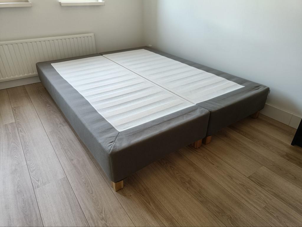 Bed onderstel grijs Ikea 160x200, Huis en Inrichting, Slaapkamer | Bedden, Ophalen, Tweepersoons, Zo goed als nieuw, 200 cm