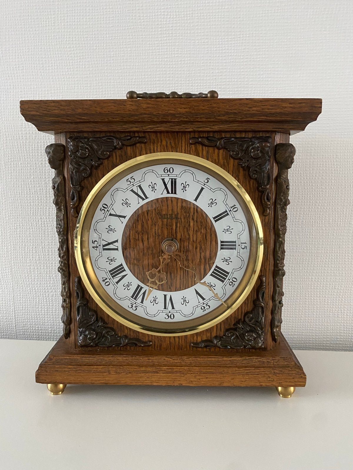 Antieke houten tafelklok met Romeinse cijfers, Ophalen of Verzenden
