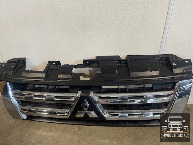 Grille Pajero 3.2 2007 tm 2013 € 120,-, Gebruikt, -, -, Ophalen of Verzenden