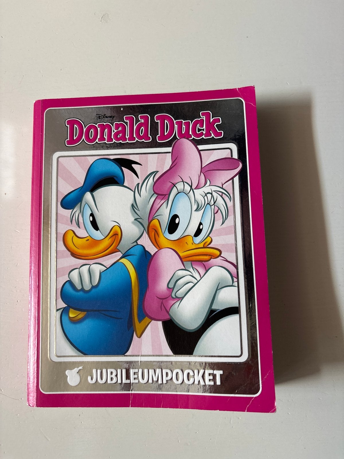 Donald Duck Jubileumpocket - Zo goed als nieuw, Eén stripboek, Ophalen of Verzenden, Zo goed als nieuw