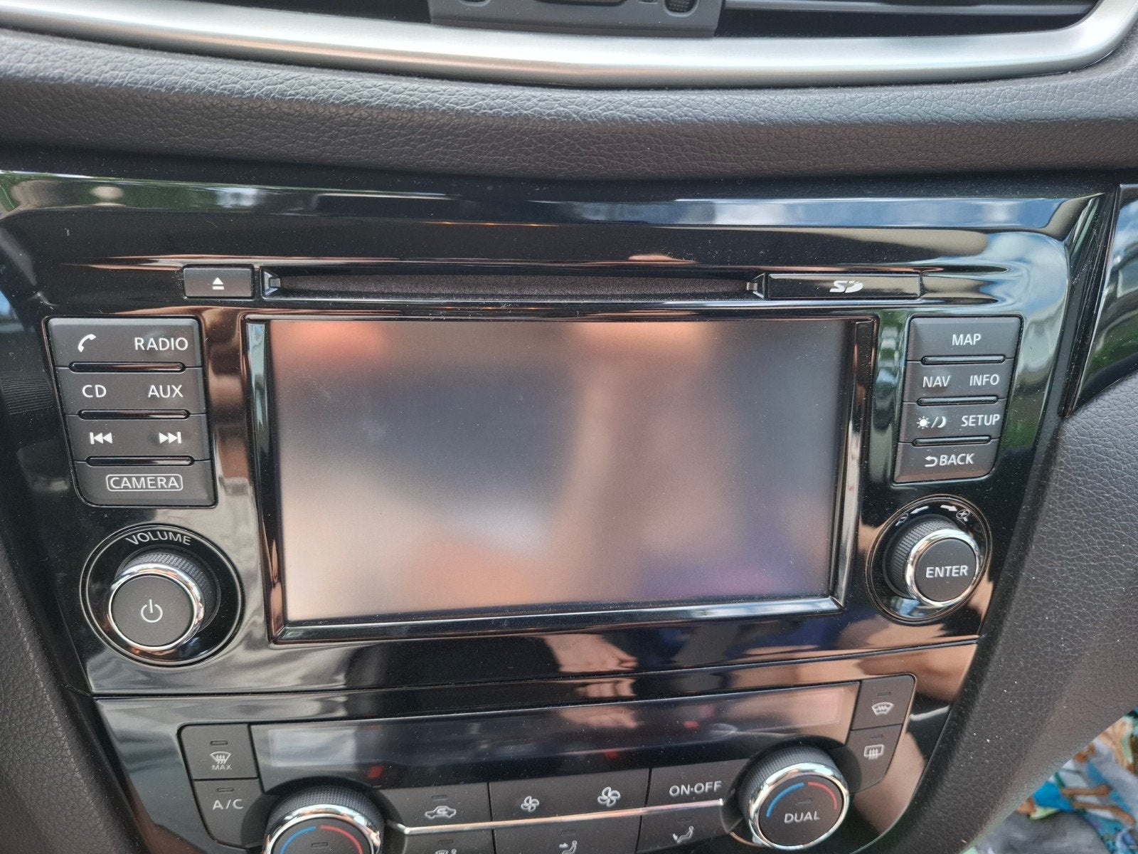 Nissan Qashqai originele autoradio uit 2014, Ophalen