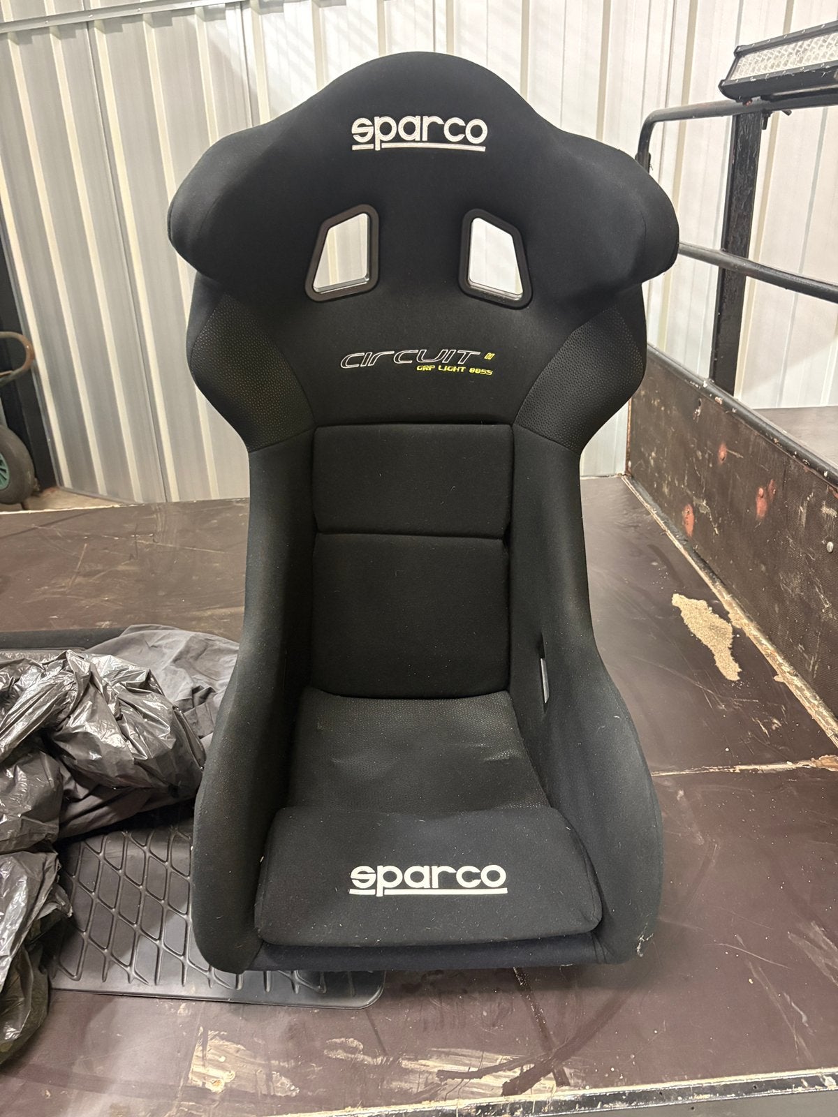 Sparco racestoel, Ophalen