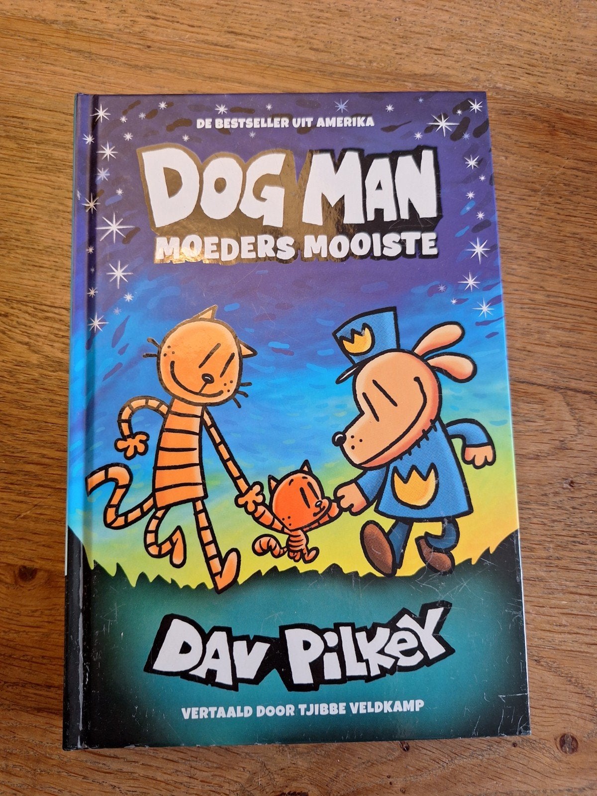 DOG MAN Moeders Mooiste - Dav Pilkey (Zo goed als nieuw), Ophalen of Verzenden