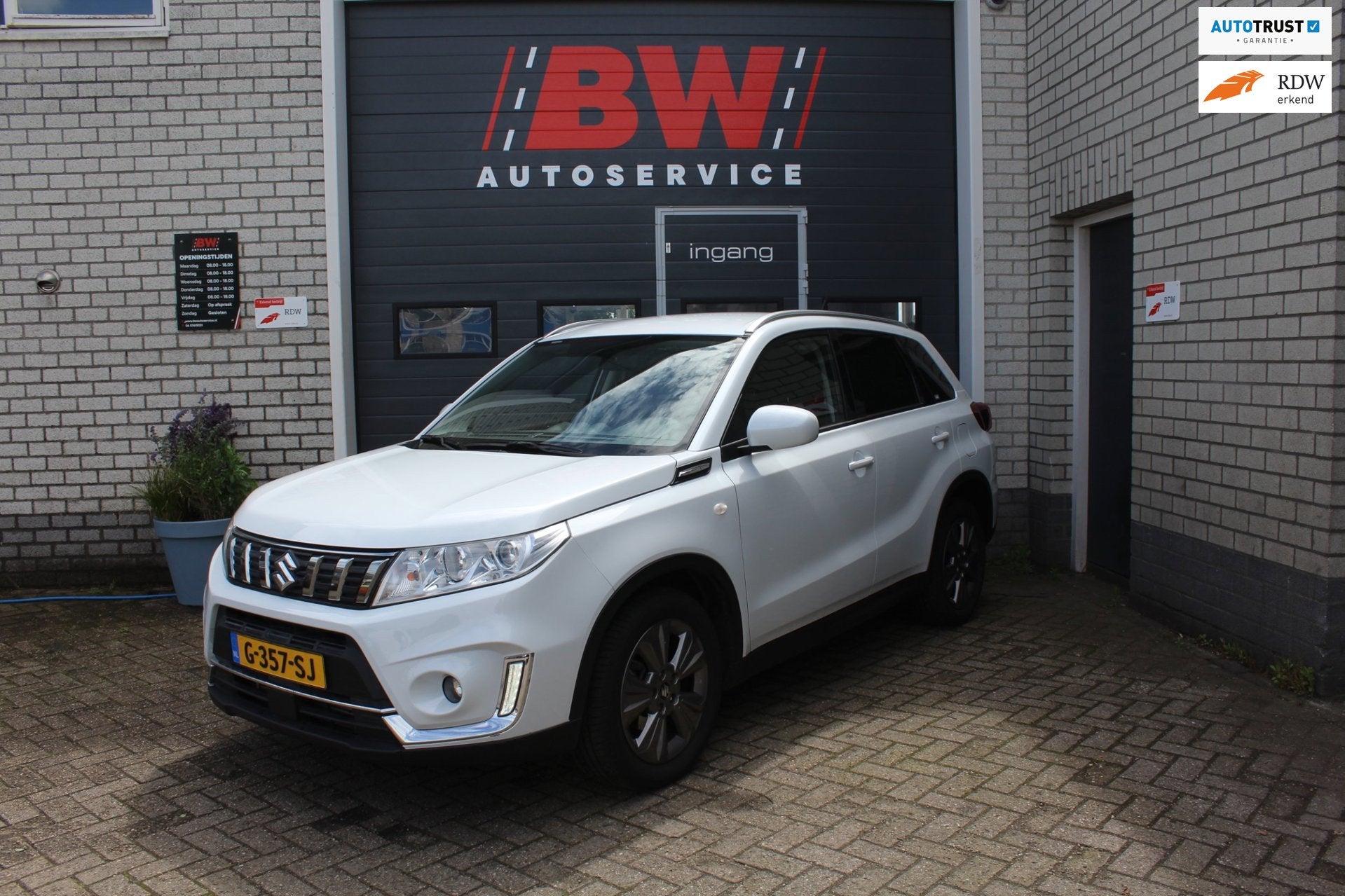 Suzuki Vitara 1.0 Boosterjet Select, Auto's, Suzuki, Stof, Gebruikt, 400 kg, 112 pk